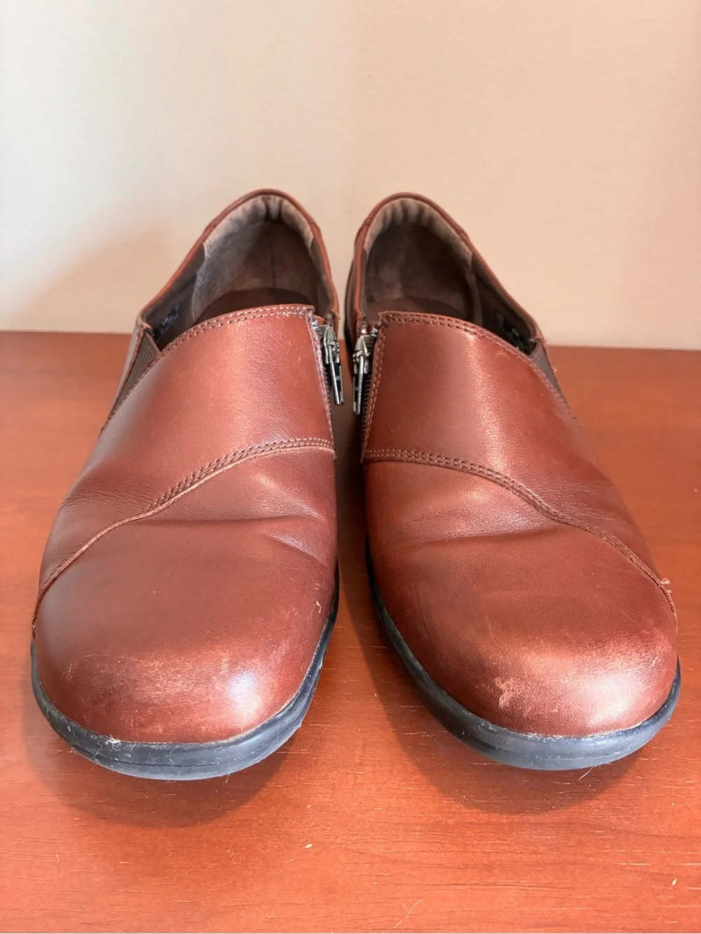 Clarks Bendables Brown Leather Side Zipper Slip-on Shoes Women’s Size 9.5